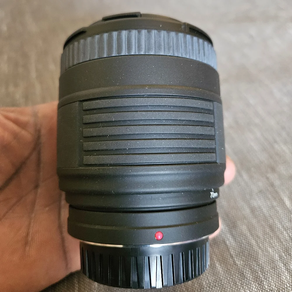 New Sigma 70-210mm F/4-5.6 UC Auto Focus Lens (Made In Japan)